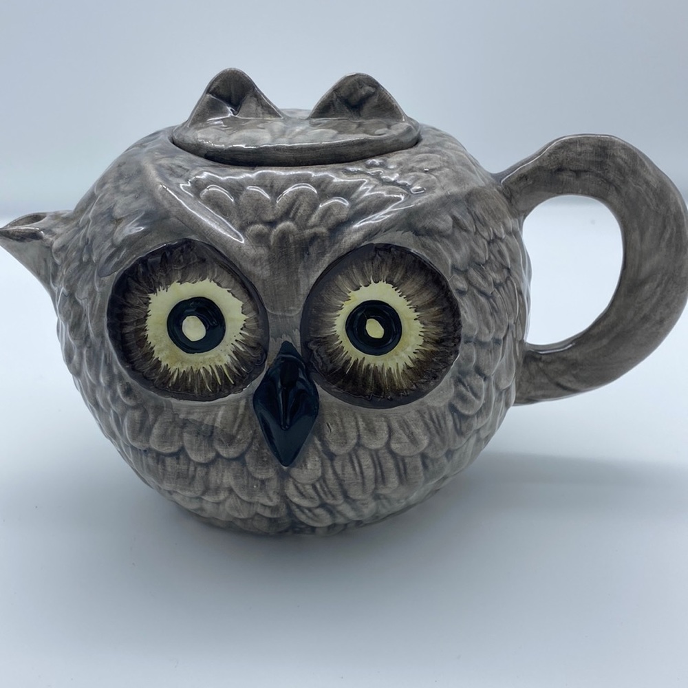 Golden Crown E & R ITALY Owl Teapot.